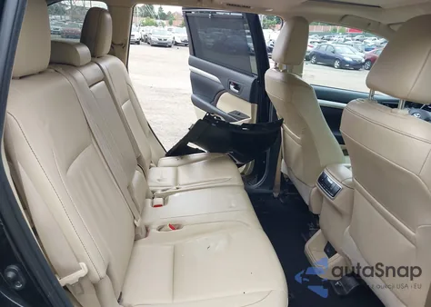 2019 Toyota Highlander Xle from USA, damaged, VIN 5TDJZRFH7KS617844